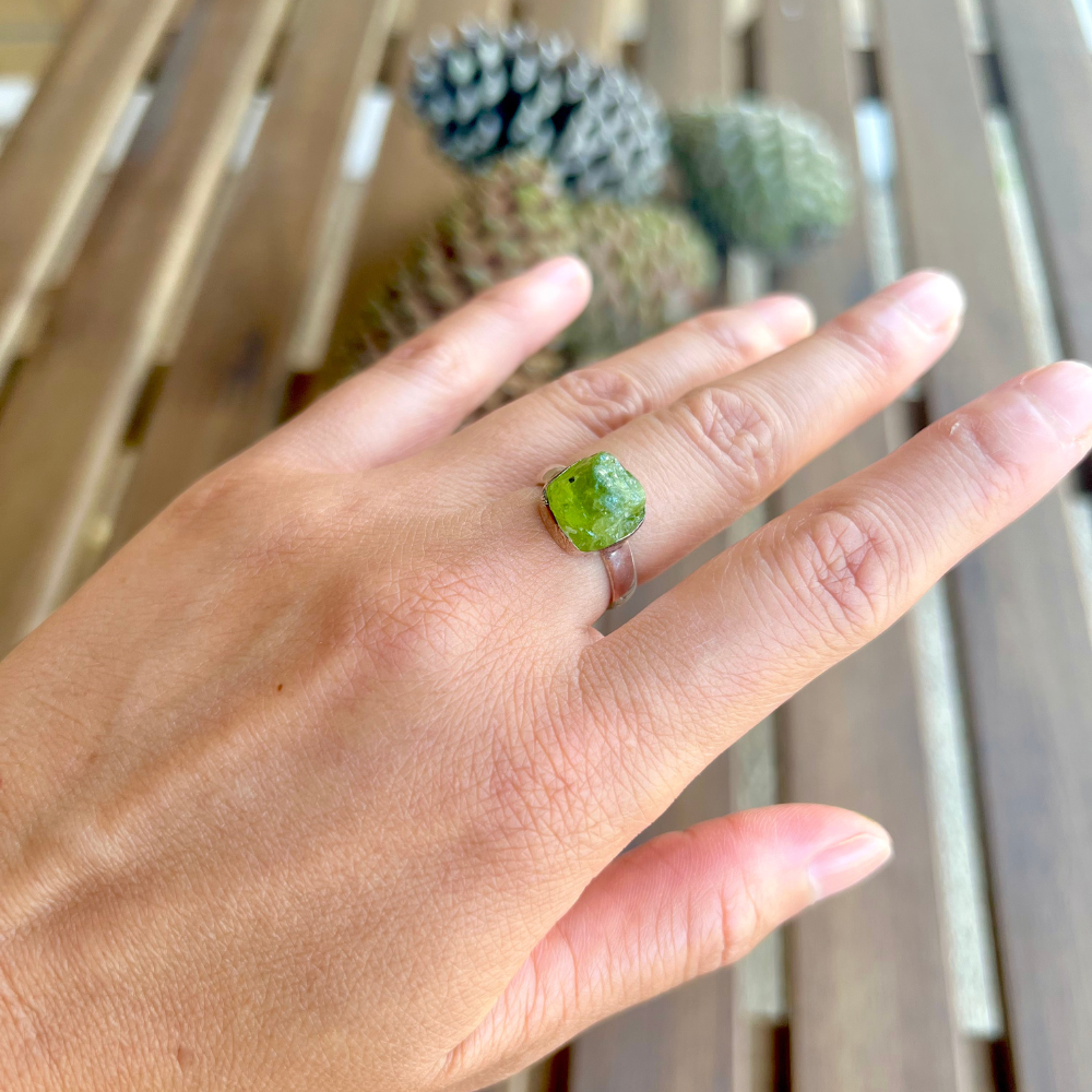 Bague "Puissance Céleste" en Péridot et Argent 925