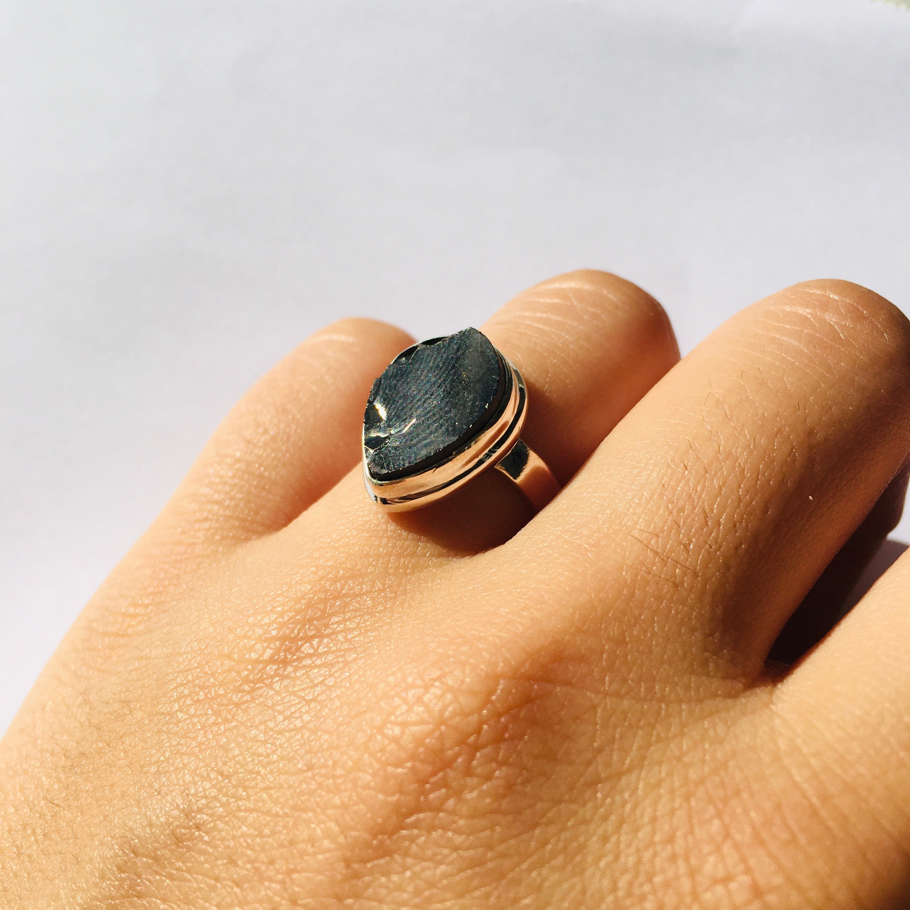 Bague "Champ d'énergie protectrice" en Shungite et Argent 925