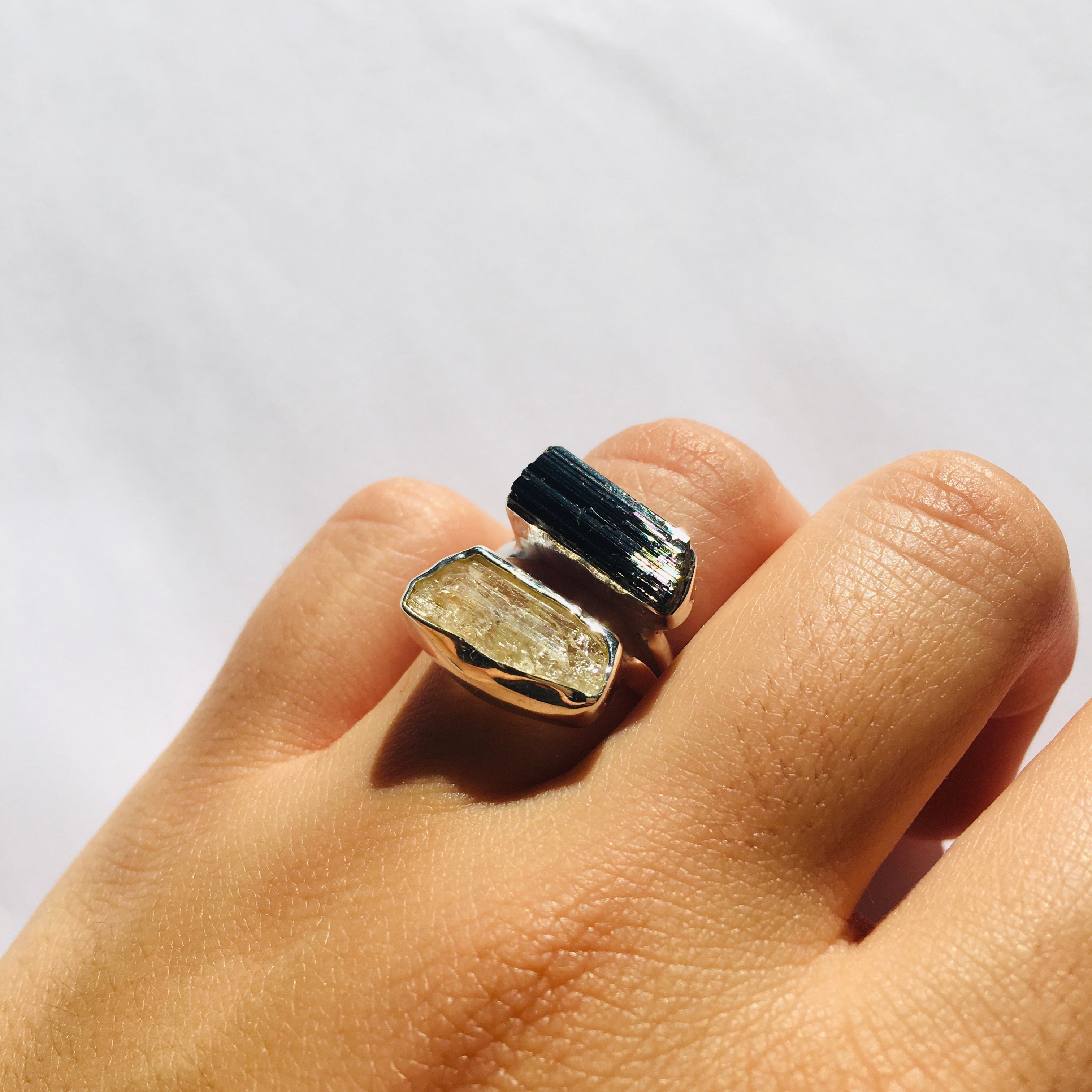 Bague « Ancrage et Lucidité » sertie de Tourmaline et Scapolite en Argent 925