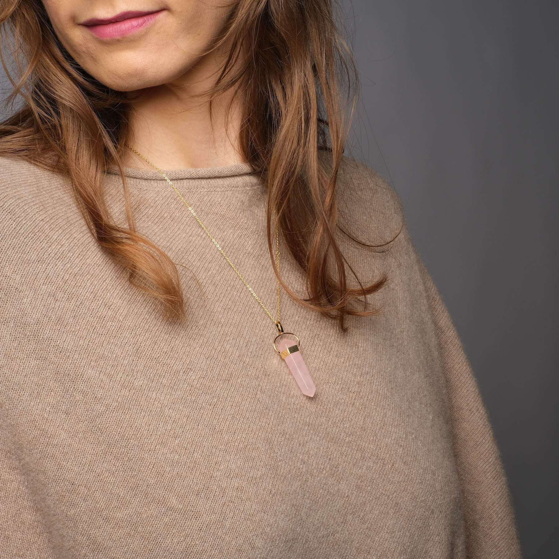 Collier avec pointe de quartz rose